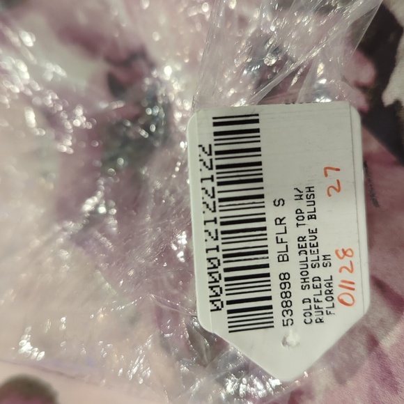 NWT Artizan Robin Barre Purple ruffle floral cold shoulder blouse - Picture 4 of 6